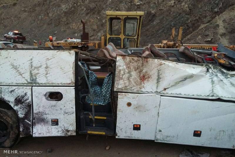 معاون هلال احمر البرز: شمار کشته شدگان واژگونی اتوبوس در محور چالوس به ۱۵ نفر رسید