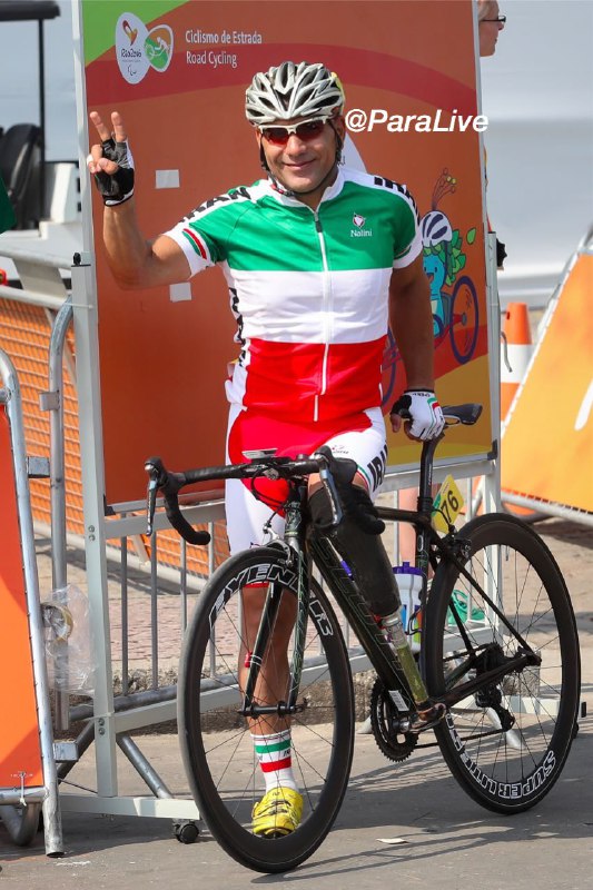 بهمن گلبارنژادتنها #دوچرخه‌سوار کشورمون که داره درجاده های ریو با رقیبانش مسابقه می‌ده✌🏻️🇮🇷🚴🏼#معلولیت_محدودیت_نیست @ParaLive