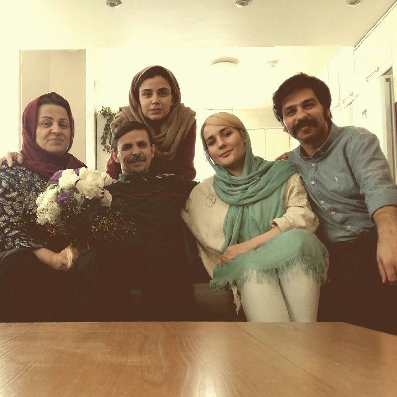 محمود بهشتی لنگرودی، پس از ۲۲ روز اعتصاب غذا، لحظاتی پیش از بیمارستان به خانه بازگشت. #FreeBeheshti @hemayatazbeheshti